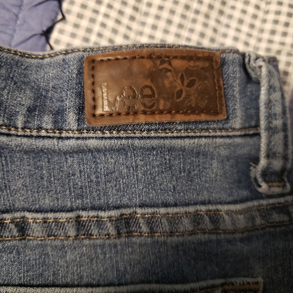 JUST REDUCED Lee 14 Short Jeans - Picture 4 of 8